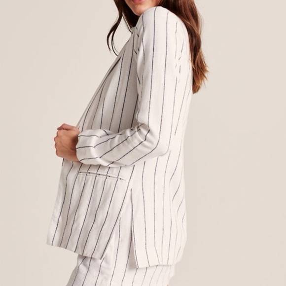 NEW Abercrombie & Fitch White Navy Pin Stripe Linen Blend Blazer‎ Size Medium - Picture 2 of 10